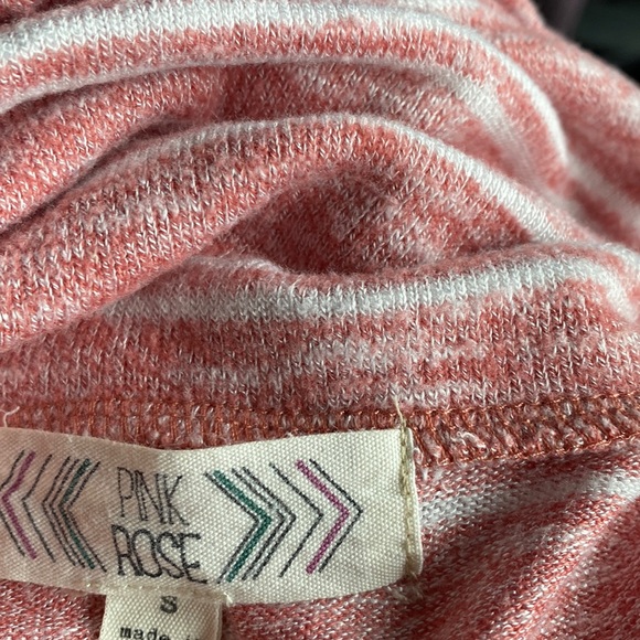 ❤️3/$30 Pink Rose Funnel Neck Oversized Shirt - Picture 5 of 6